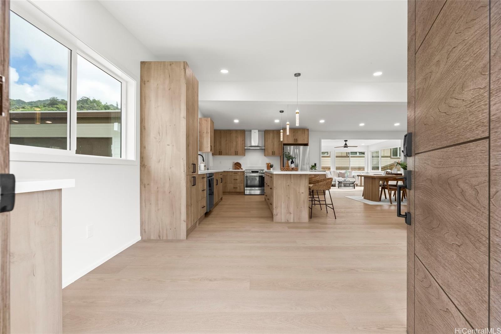 3489 Manoa Road