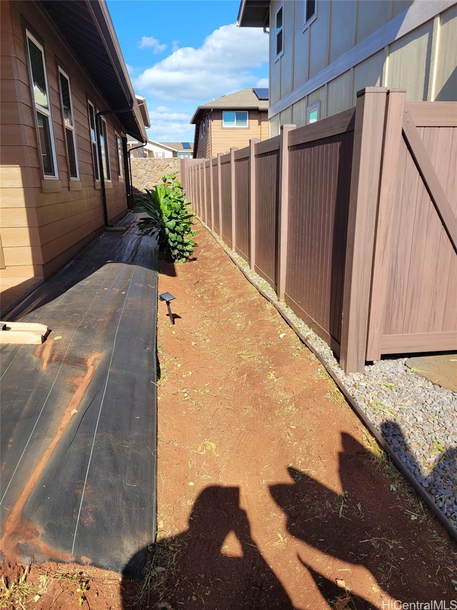 Photo 16 of 25