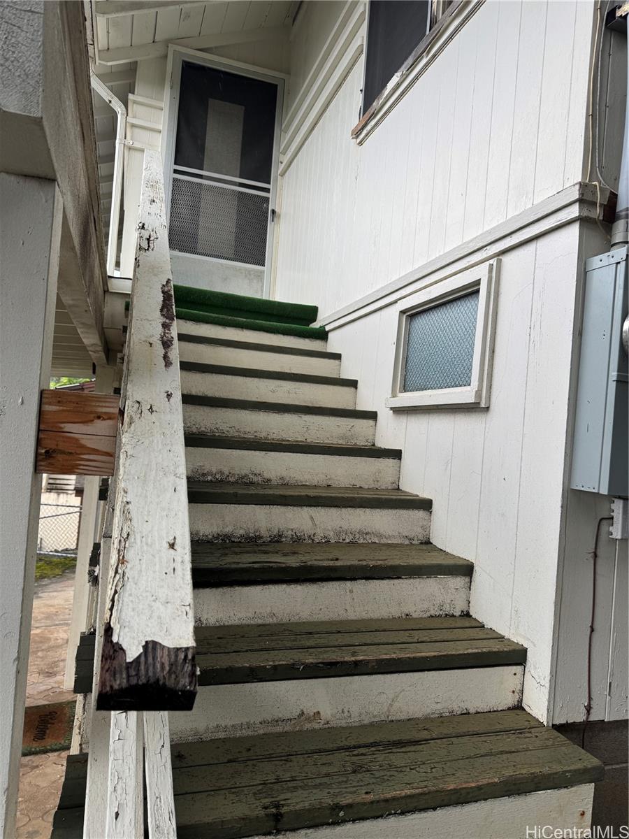 Photo 3 of 6