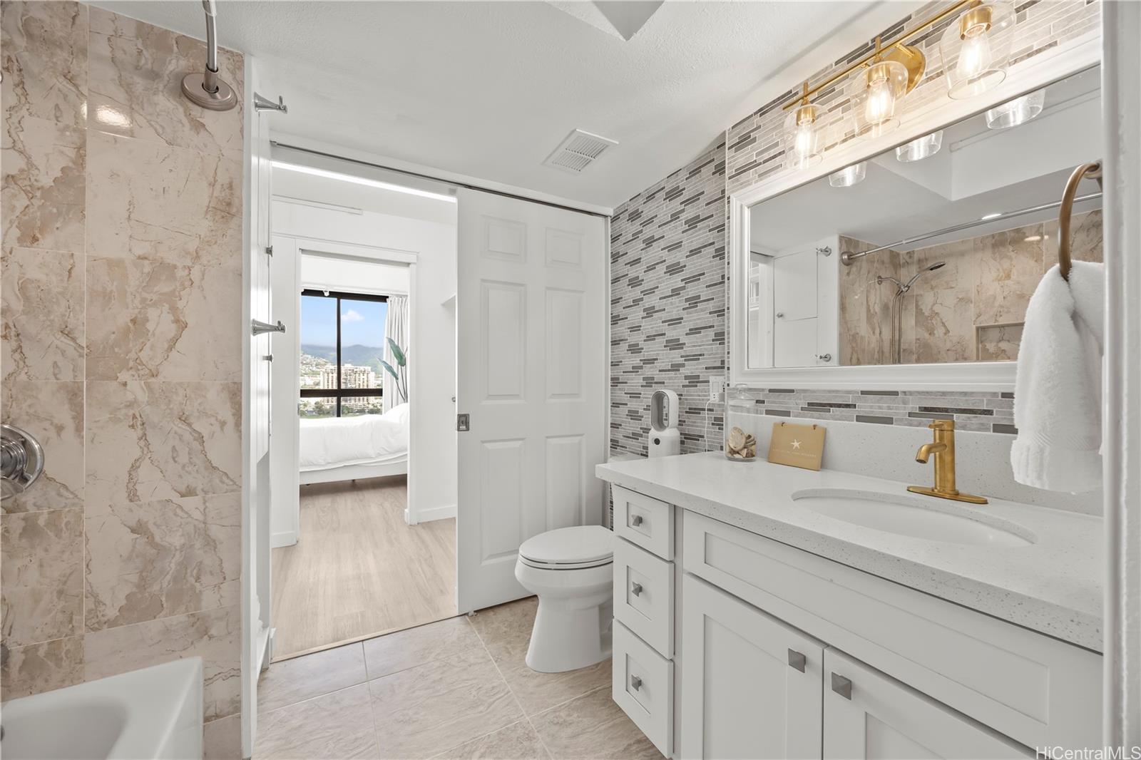 320 Liliuokalani Avenue  Unit 1905