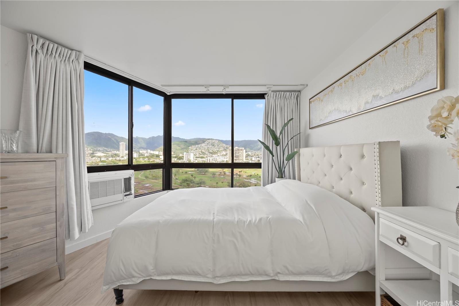 320 Liliuokalani Avenue  Unit 1905