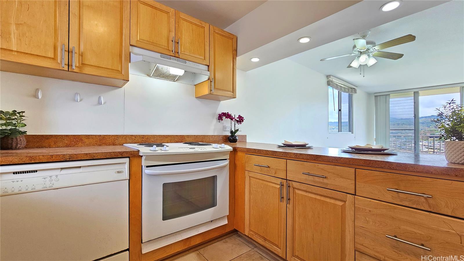 1160 Ala Napunani Street 1701
