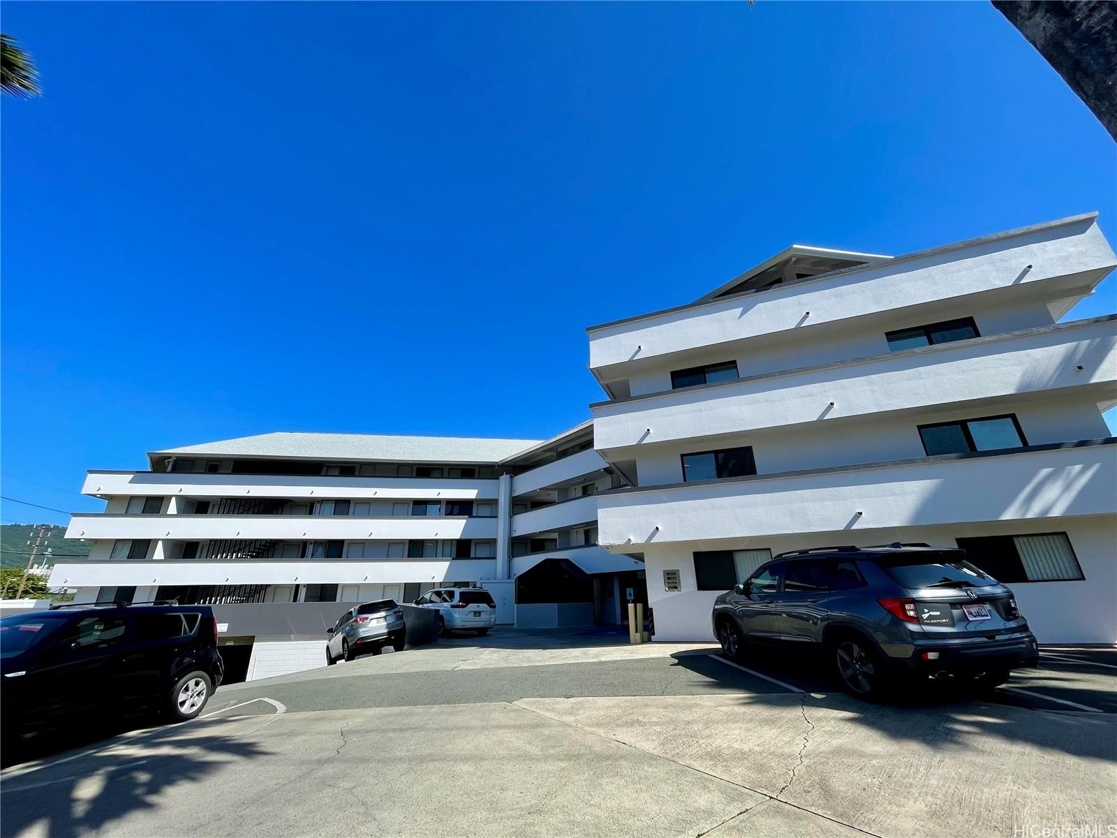 2860 Waialae Avenue 218