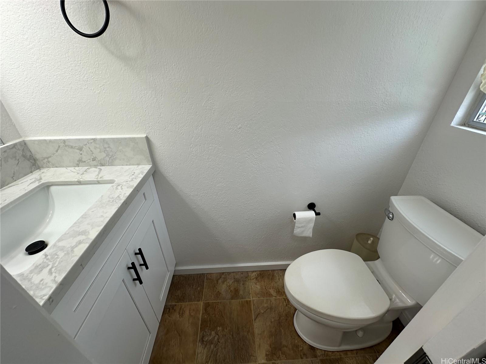 Photo 8 of 25