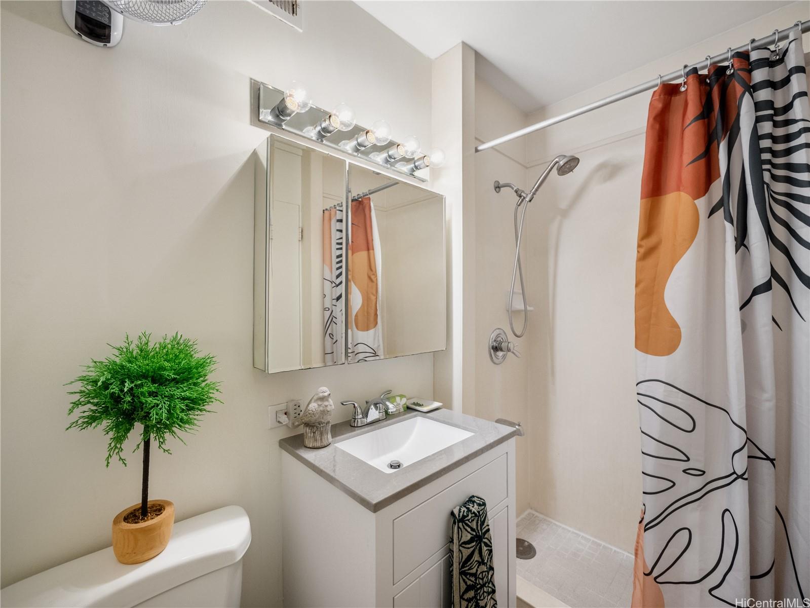 509 University Avenue  Unit 1003