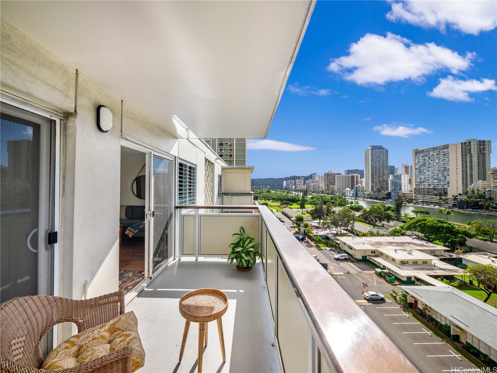 509 University Avenue  Unit 1003