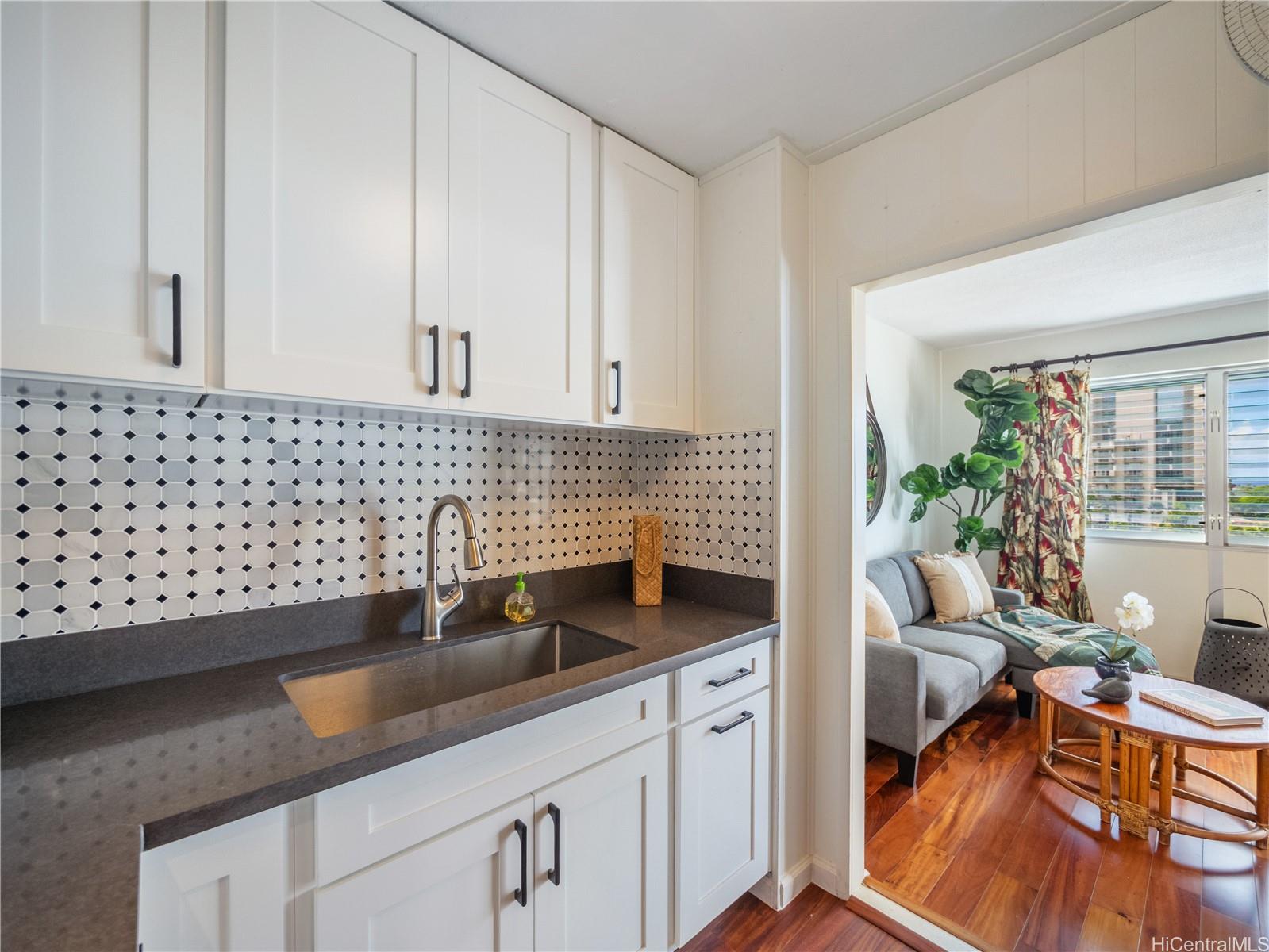 509 University Avenue  Unit 1003