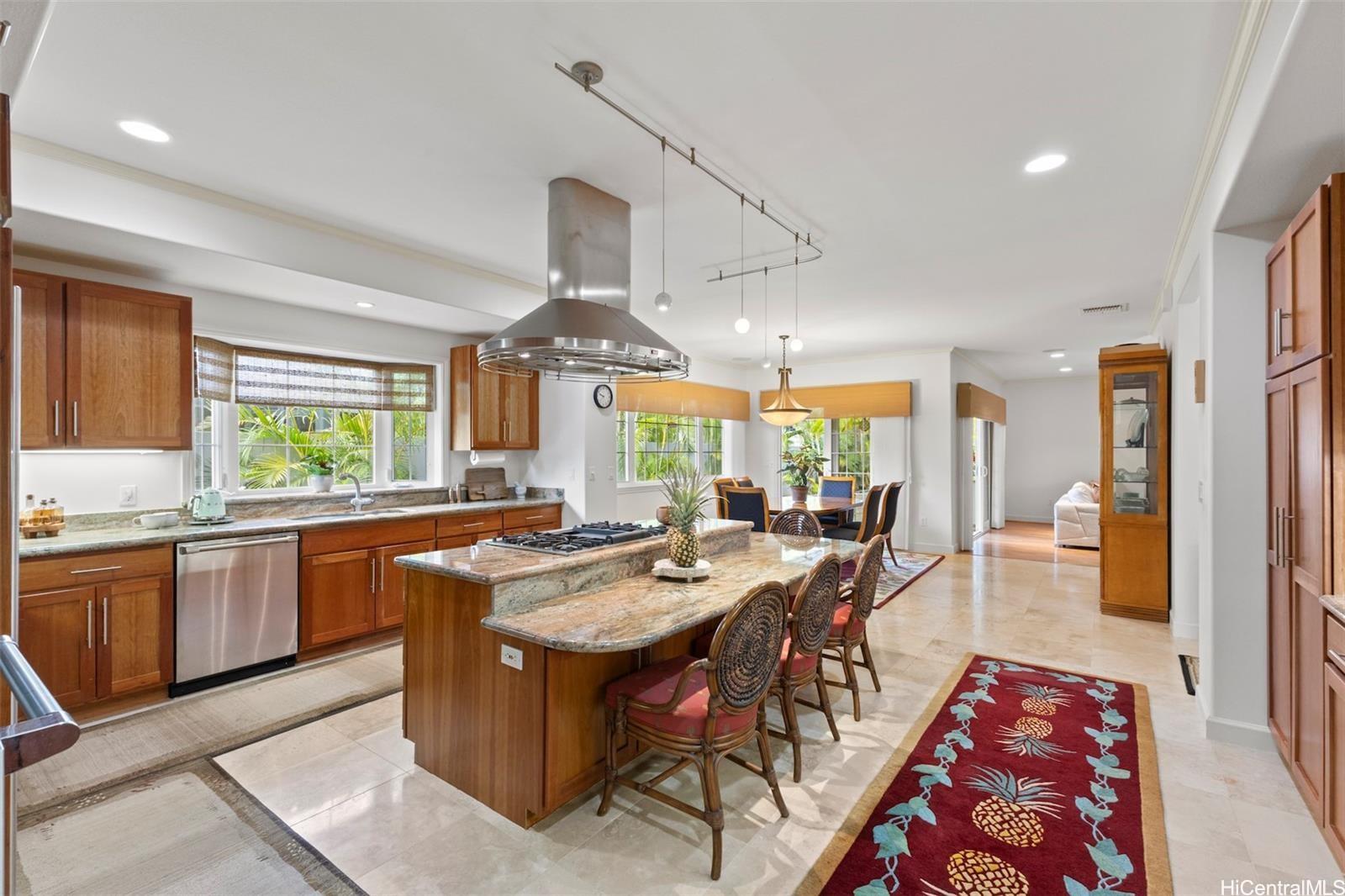 Photo 3 of 25