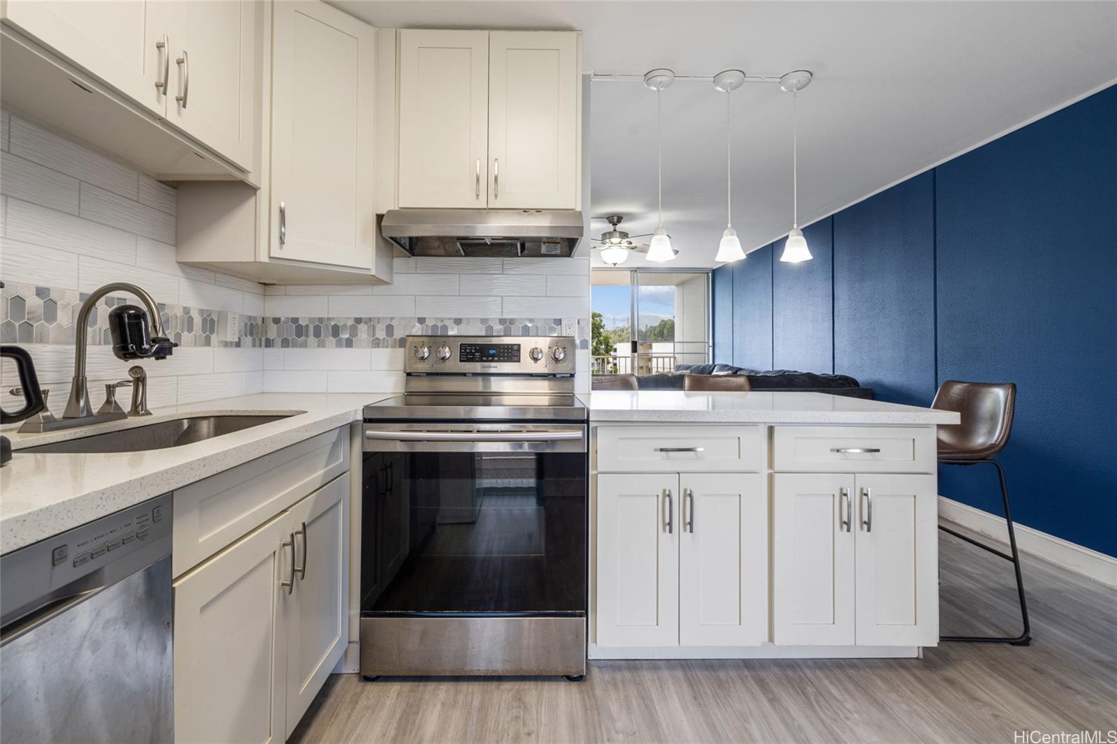 95-2031 Waikalani Place  Unit D906