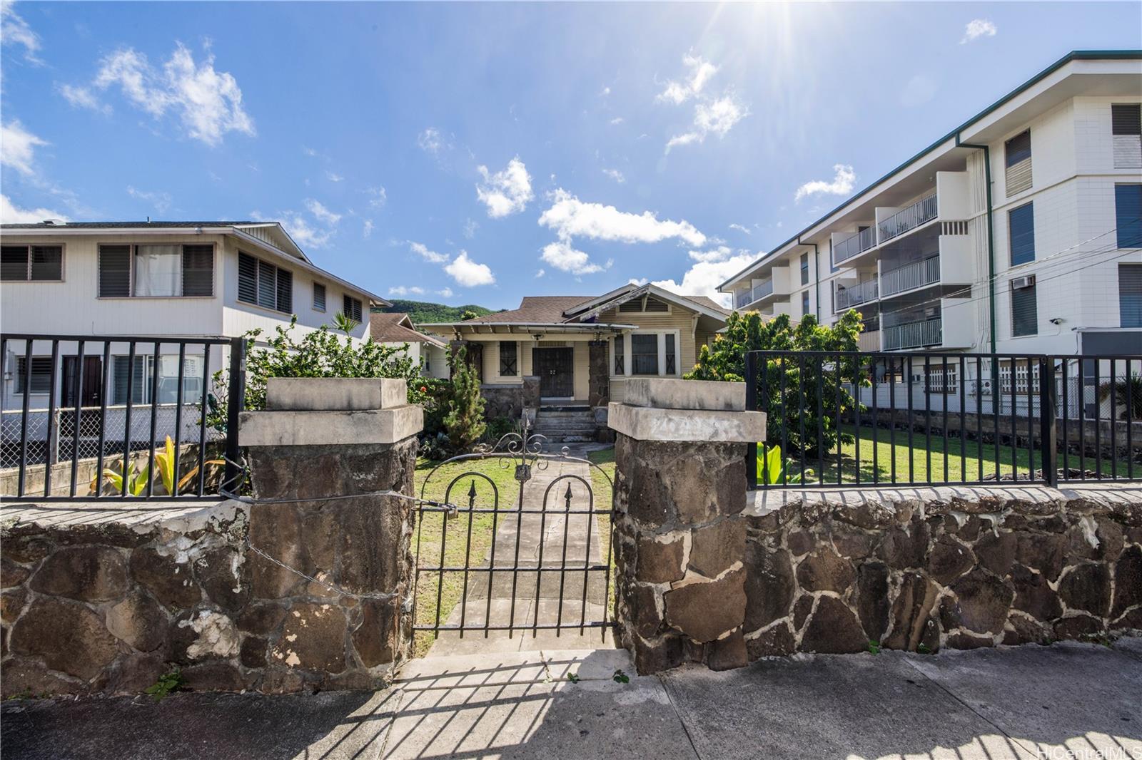 1645 Nuuanu Avenue