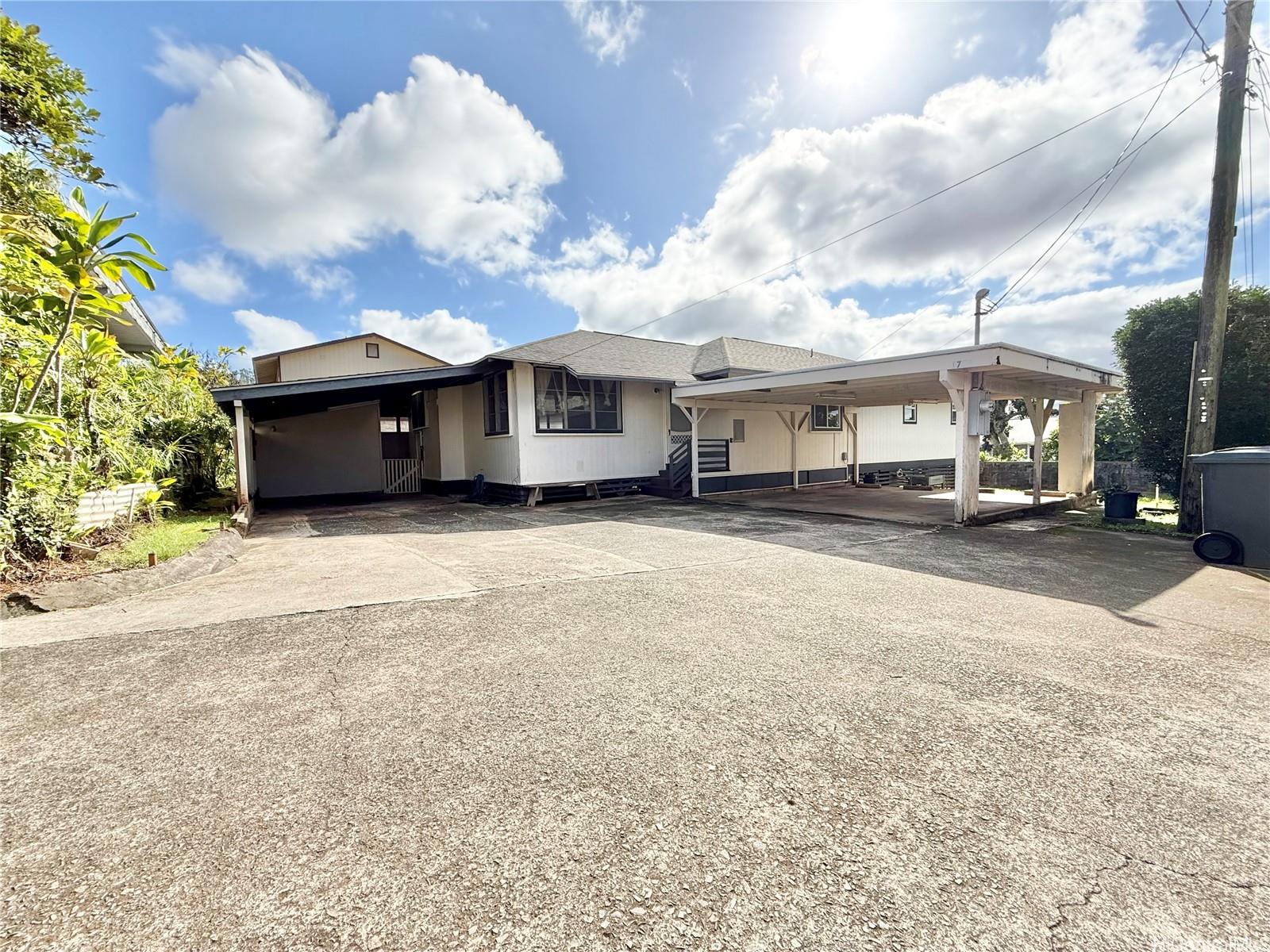 171-A Makaweo Avenue