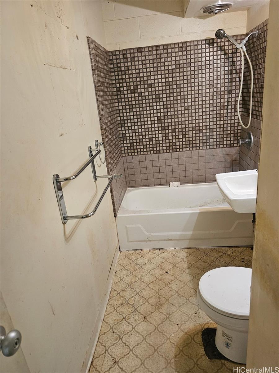 1427 Alexander Street  Unit 201