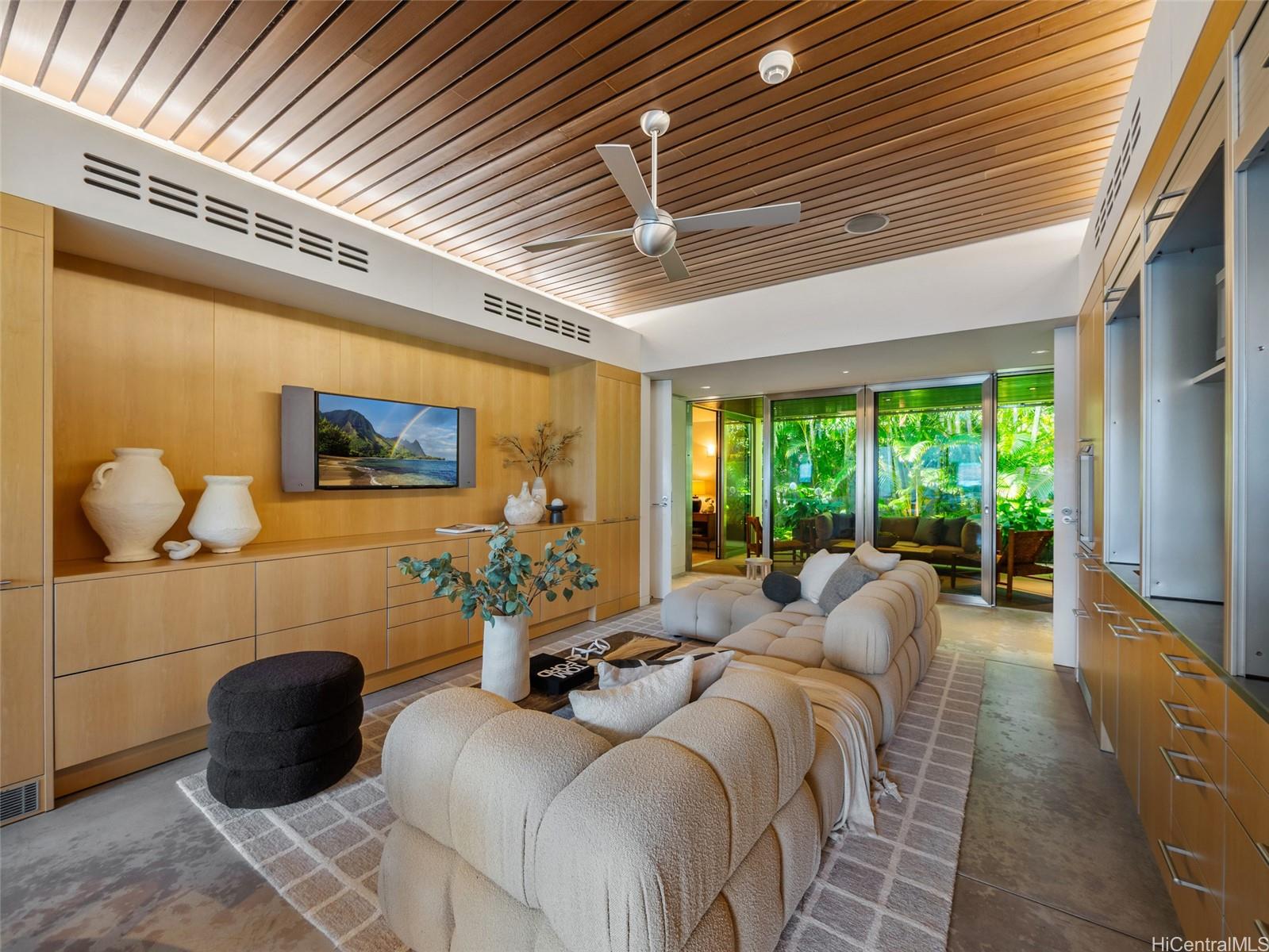 1240 Mokulua Drive