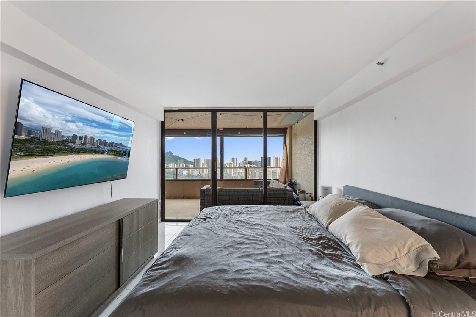581 Kamoku Street  Unit 3704