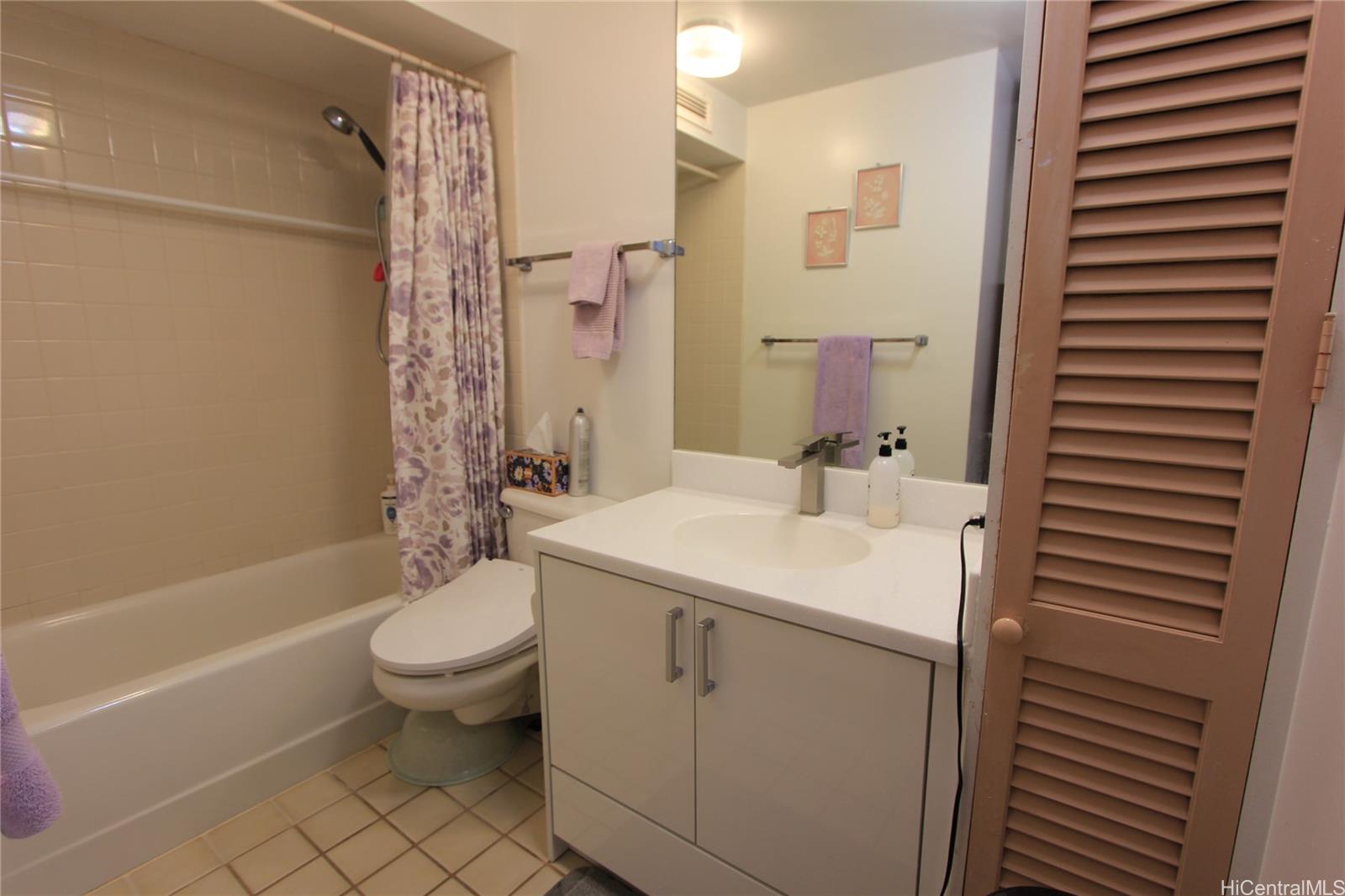 555 University Avenue  Unit 2502