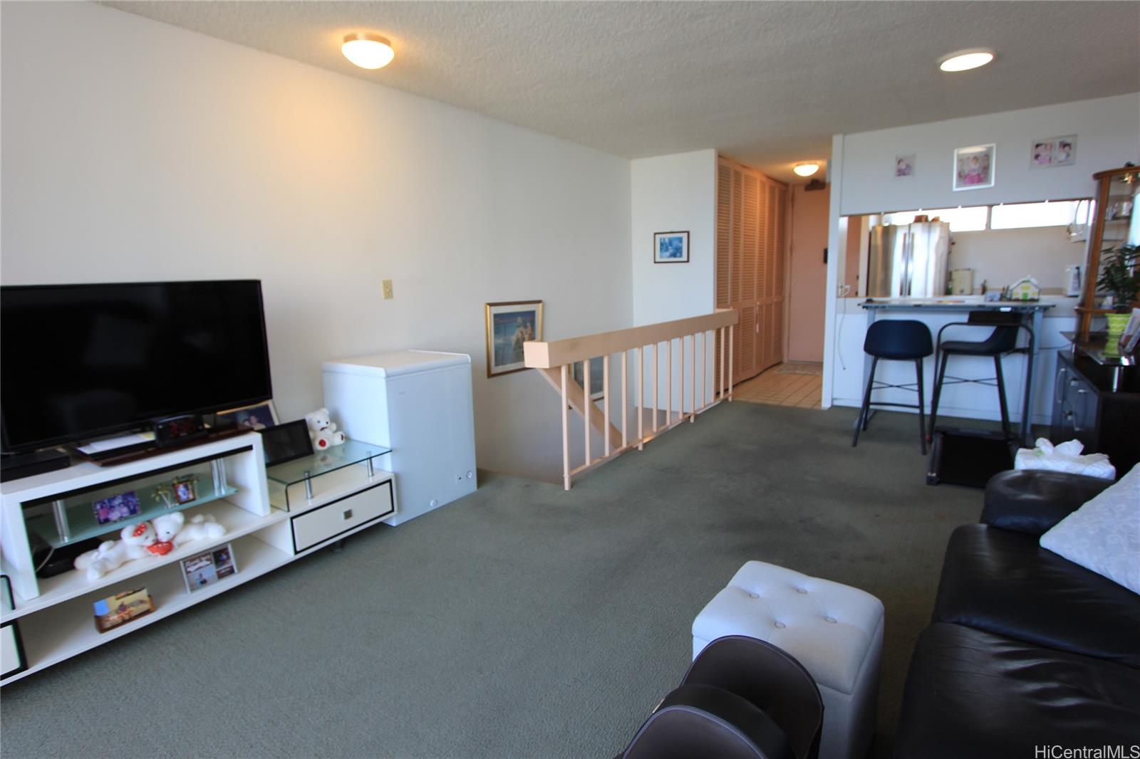 555 University Avenue  Unit 2502
