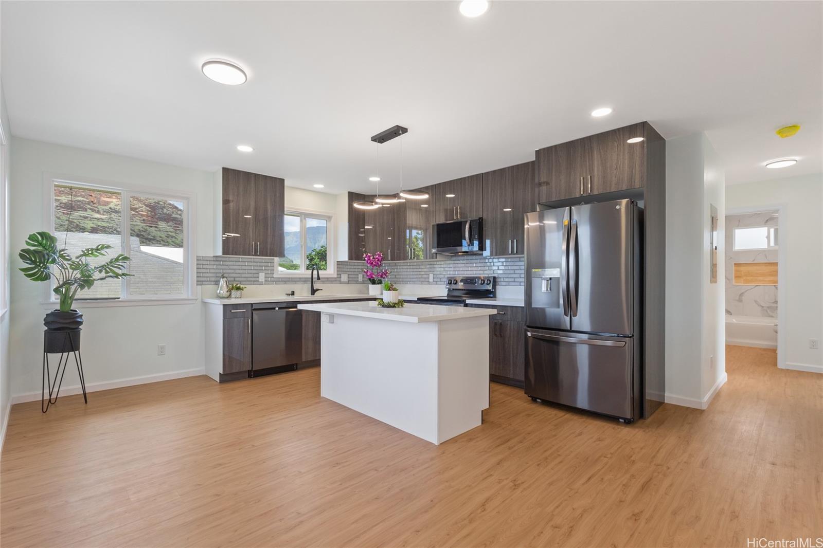 87-102 Kulaaupuni Street  Unit 1