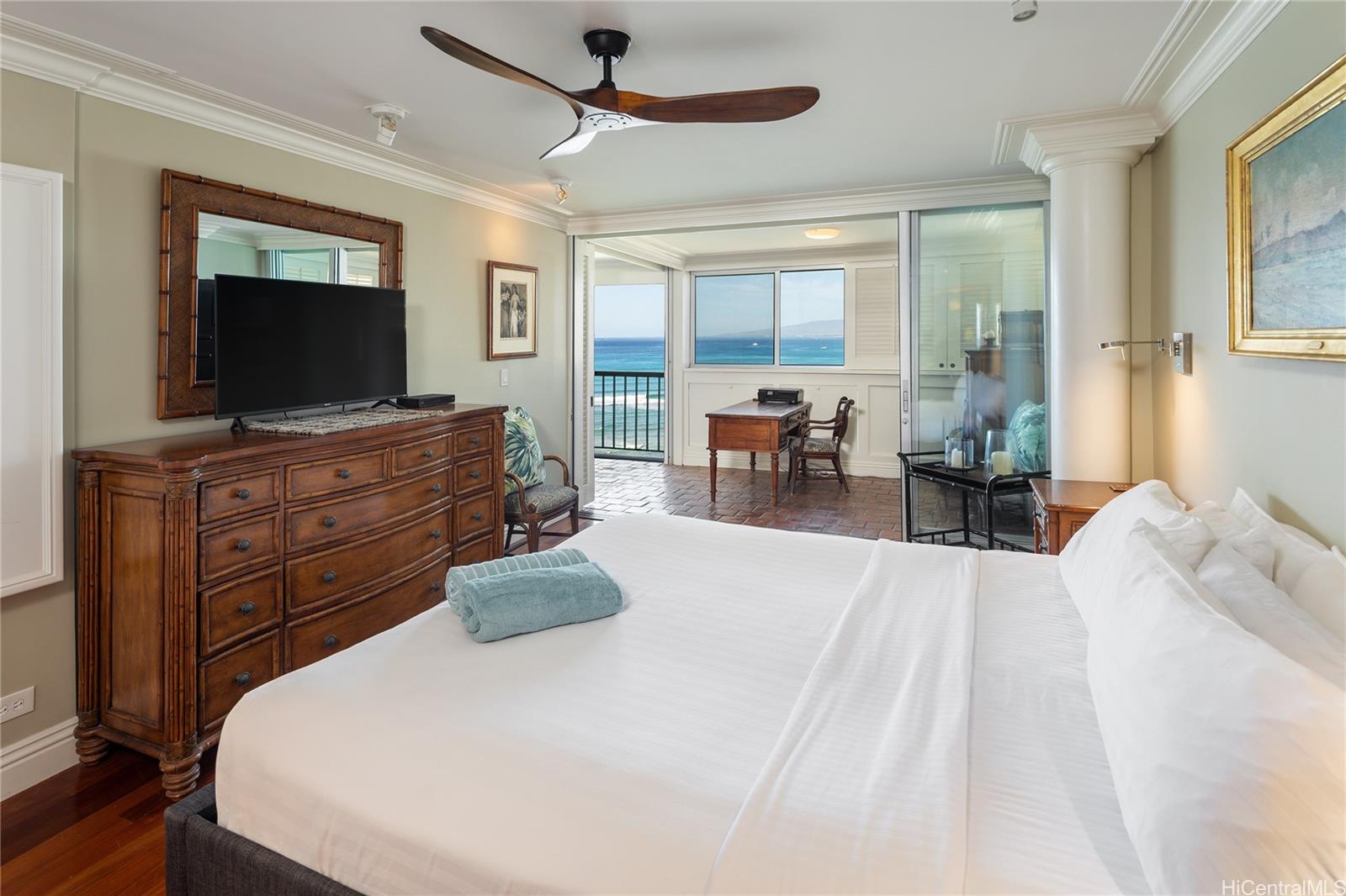 2877 Kalakaua Avenue  Unit 1107