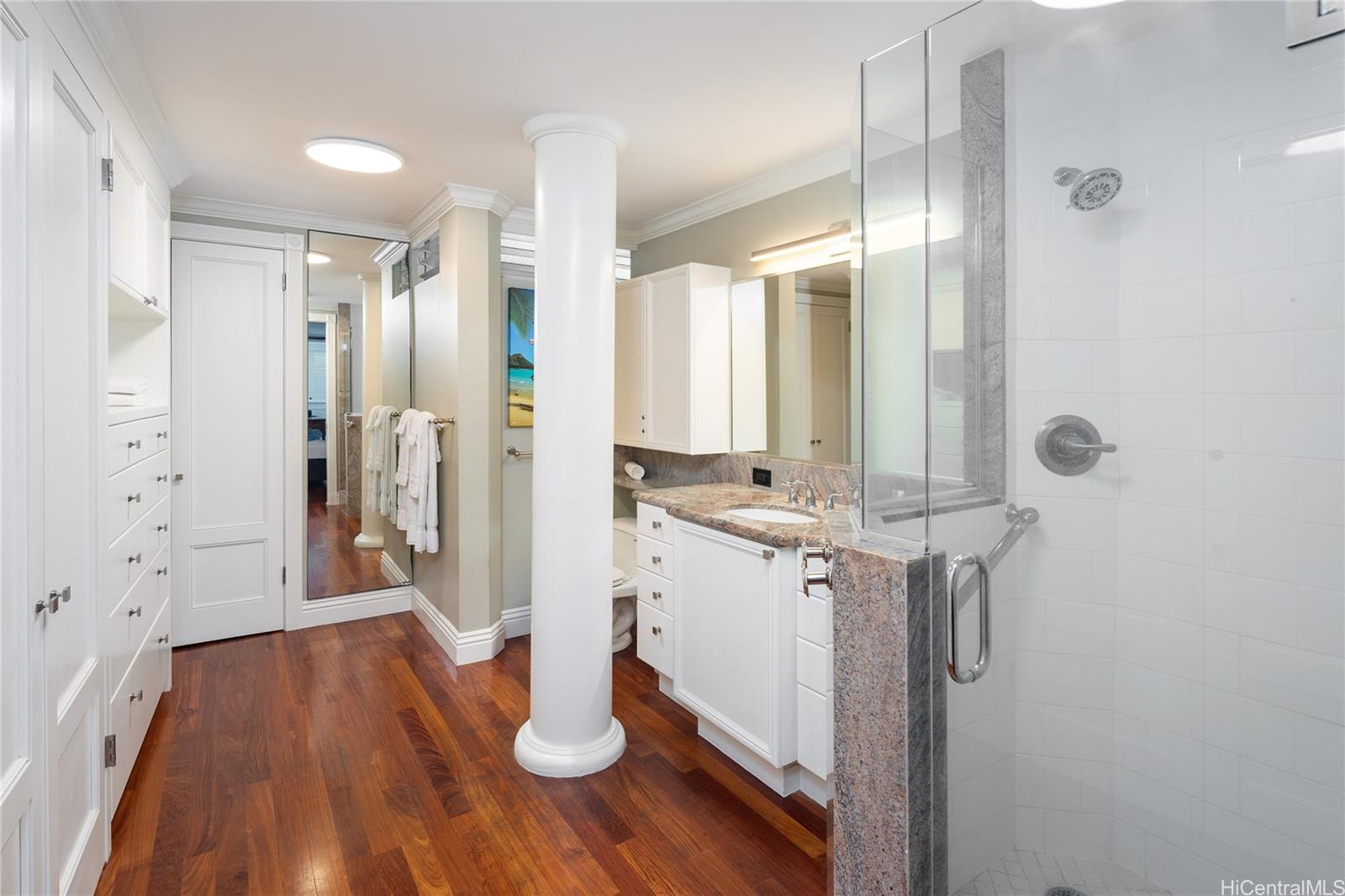 2877 Kalakaua Avenue  Unit 1107