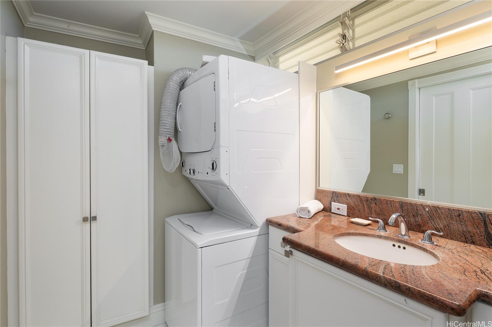 2877 Kalakaua Avenue  Unit 1107
