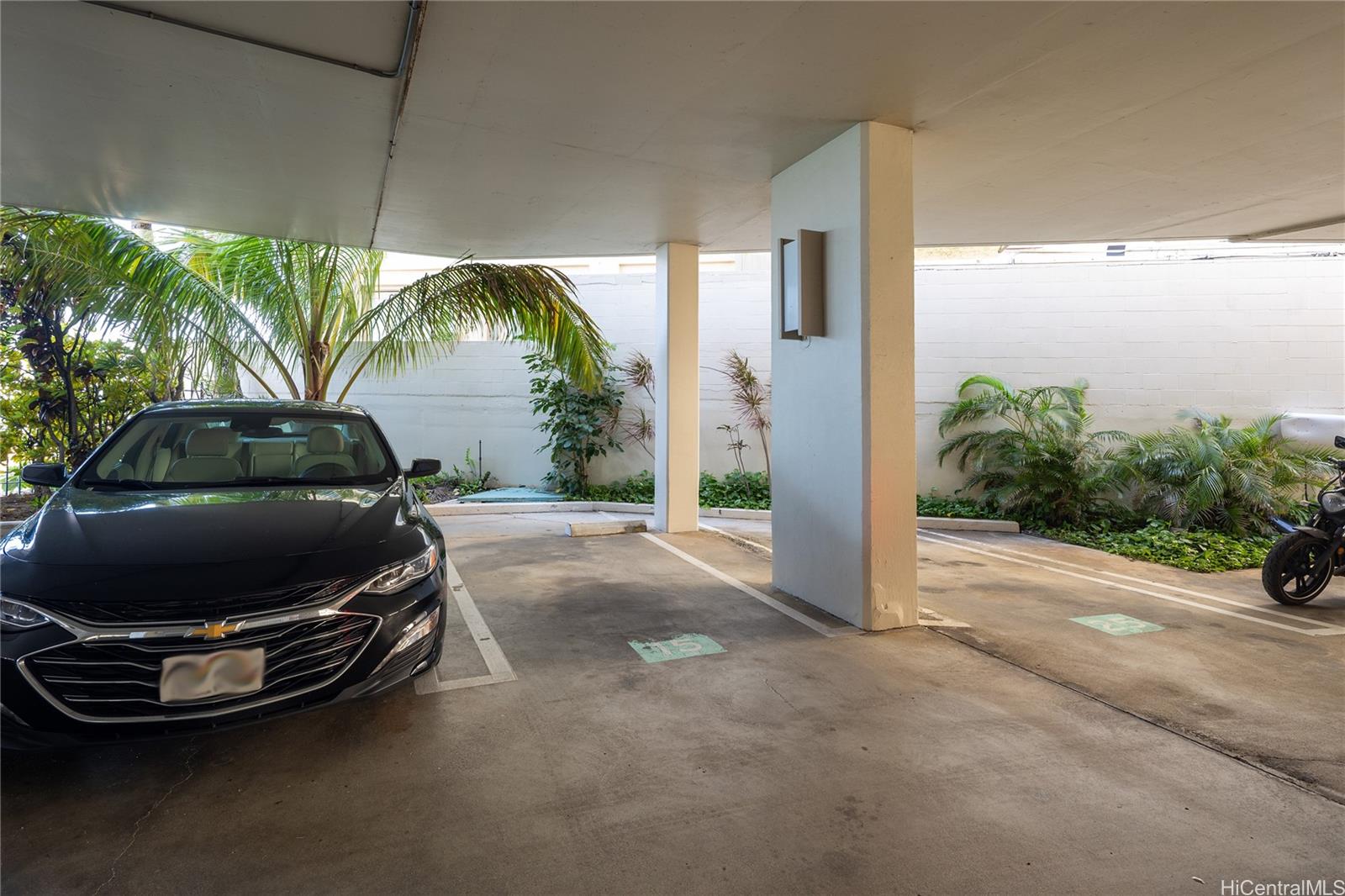 2877 Kalakaua Avenue  Unit 1107