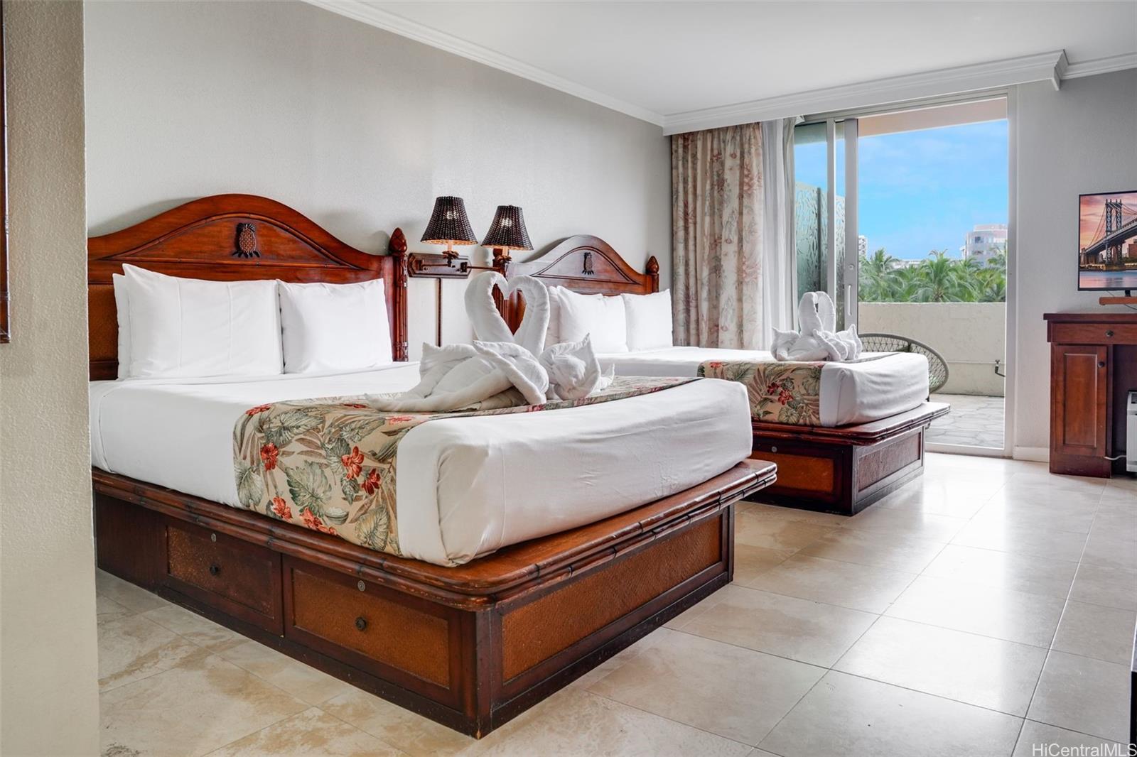2045 Kalakaua Avenue  Unit 114