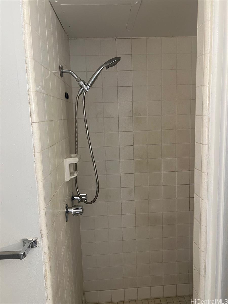 Photo 9 of 21