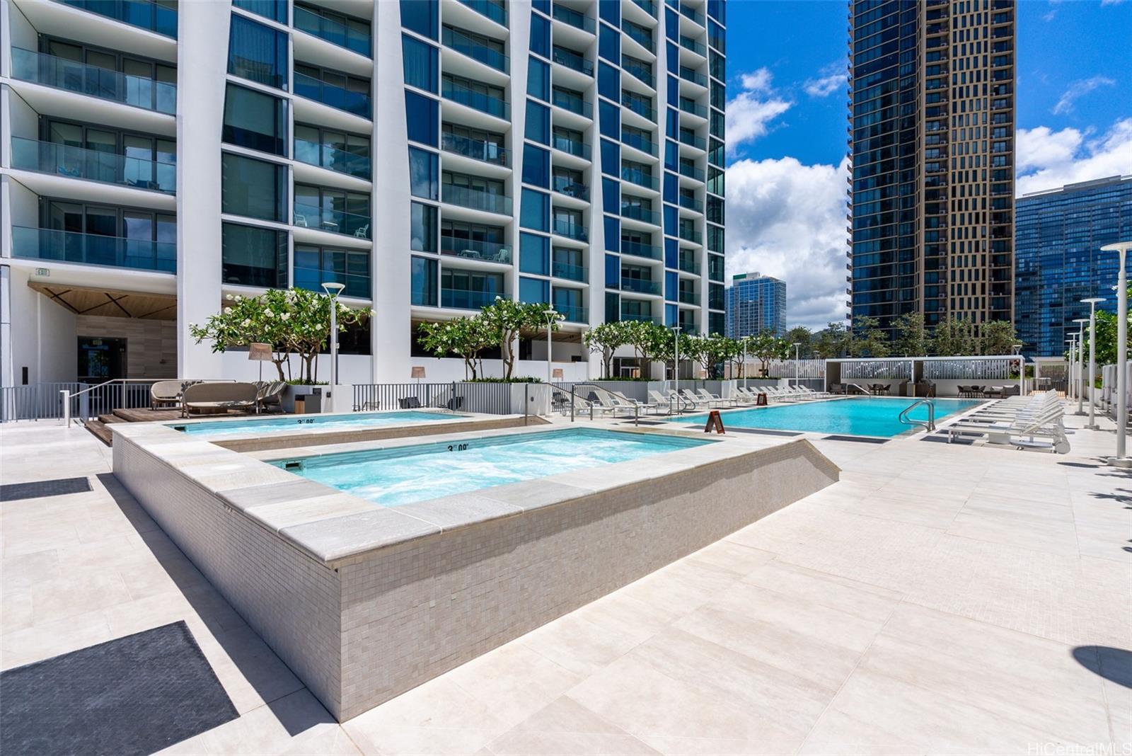 1000 Auahi Street  Unit 733