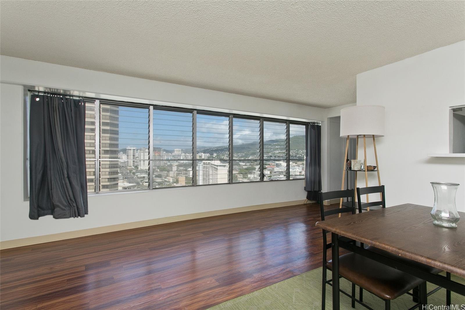 2525 Date Street 1705
