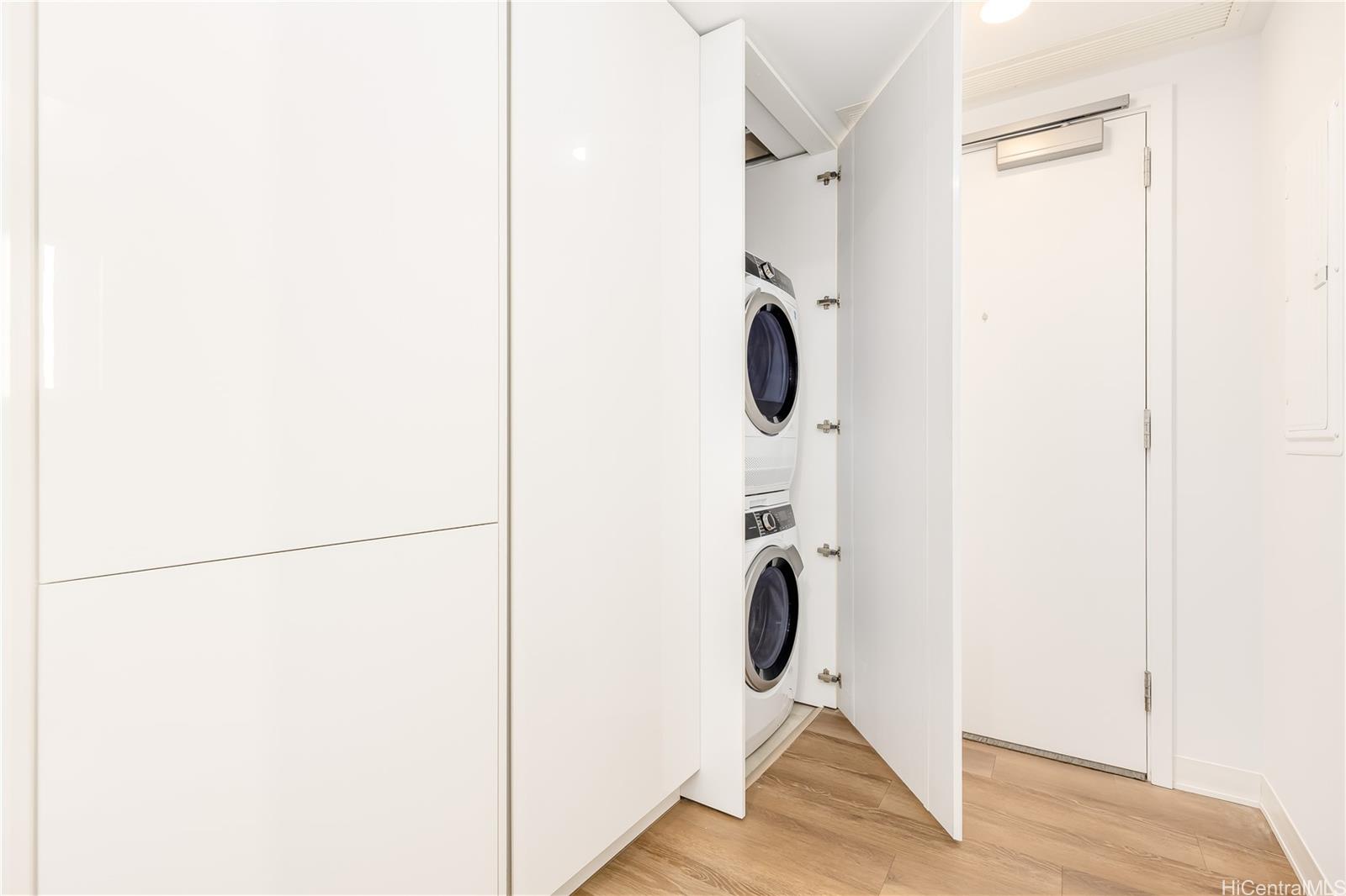 987 Queen Street  Unit 510