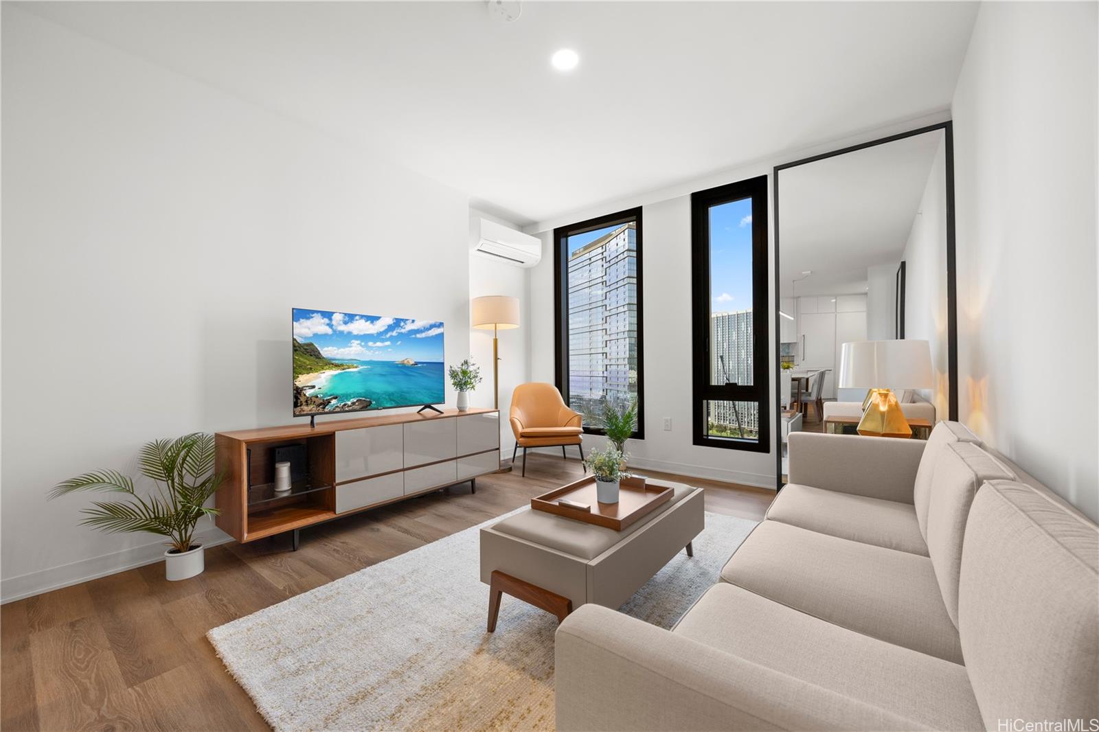 Photo 8 of 25