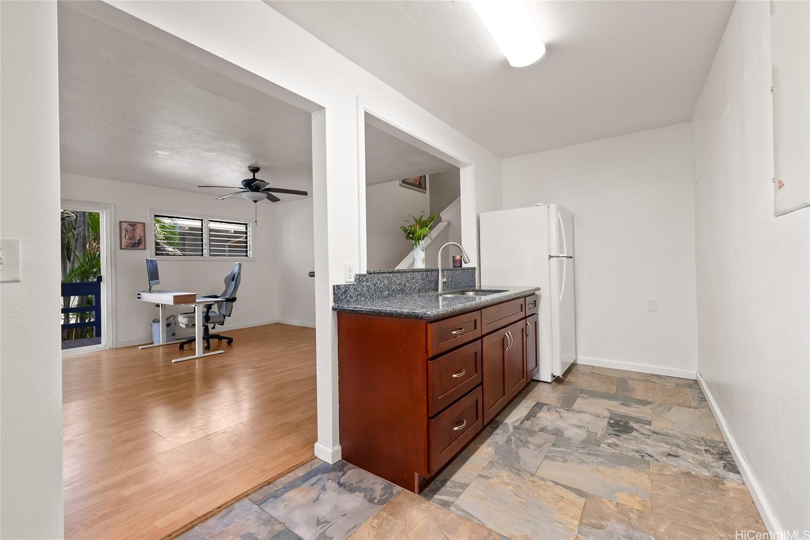 51-015 Lau Place