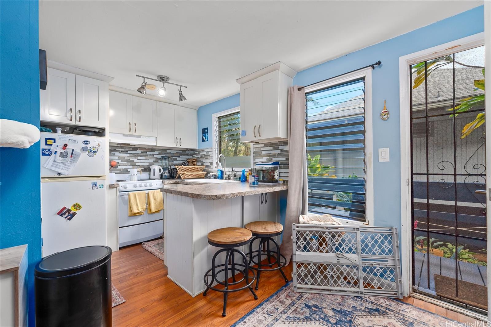 51-015 Lau Place