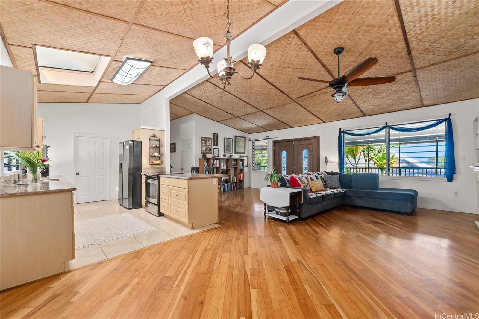 51-015 Lau Place