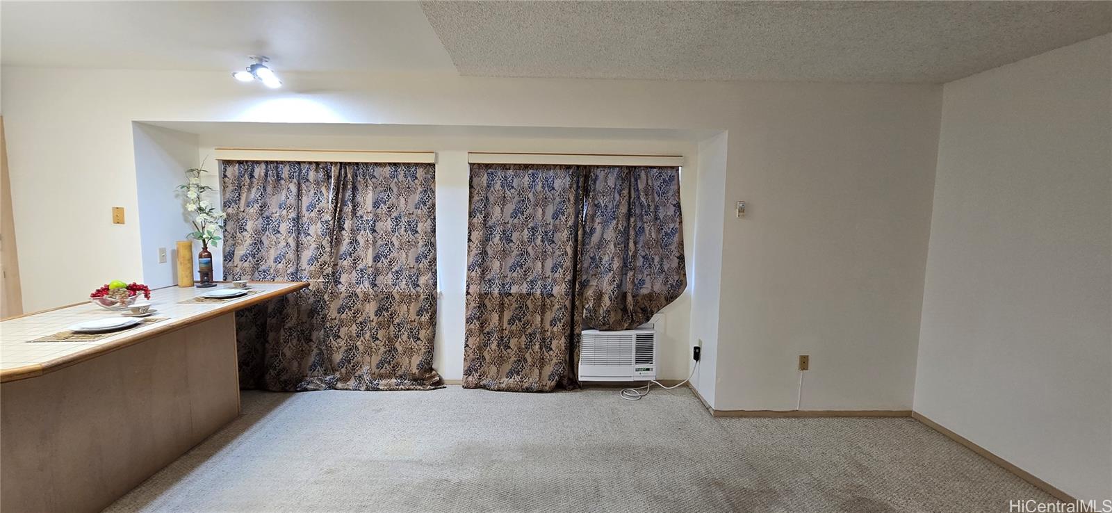 Photo 4 of 25