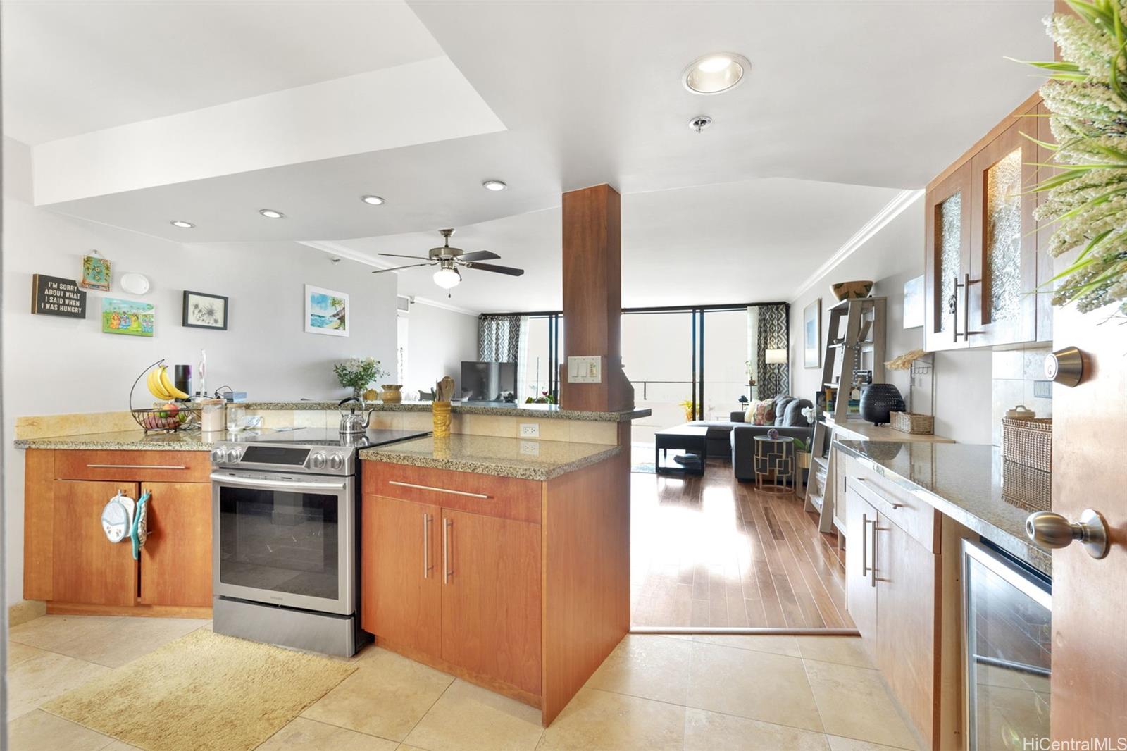 581 Kamoku Street 2402