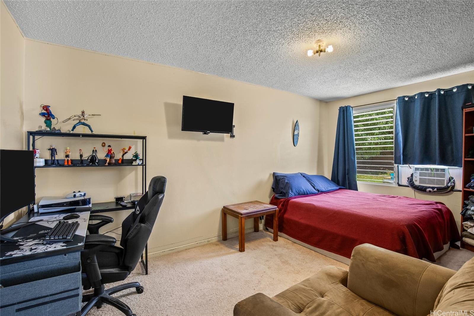 Photo 14 of 20