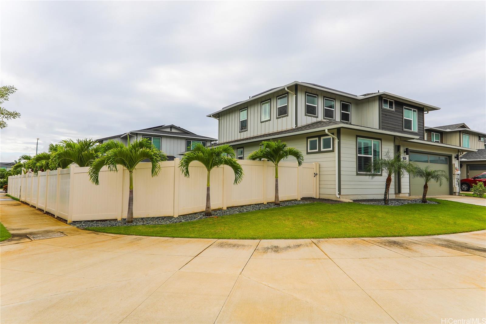 91-1571 Makaukau Street