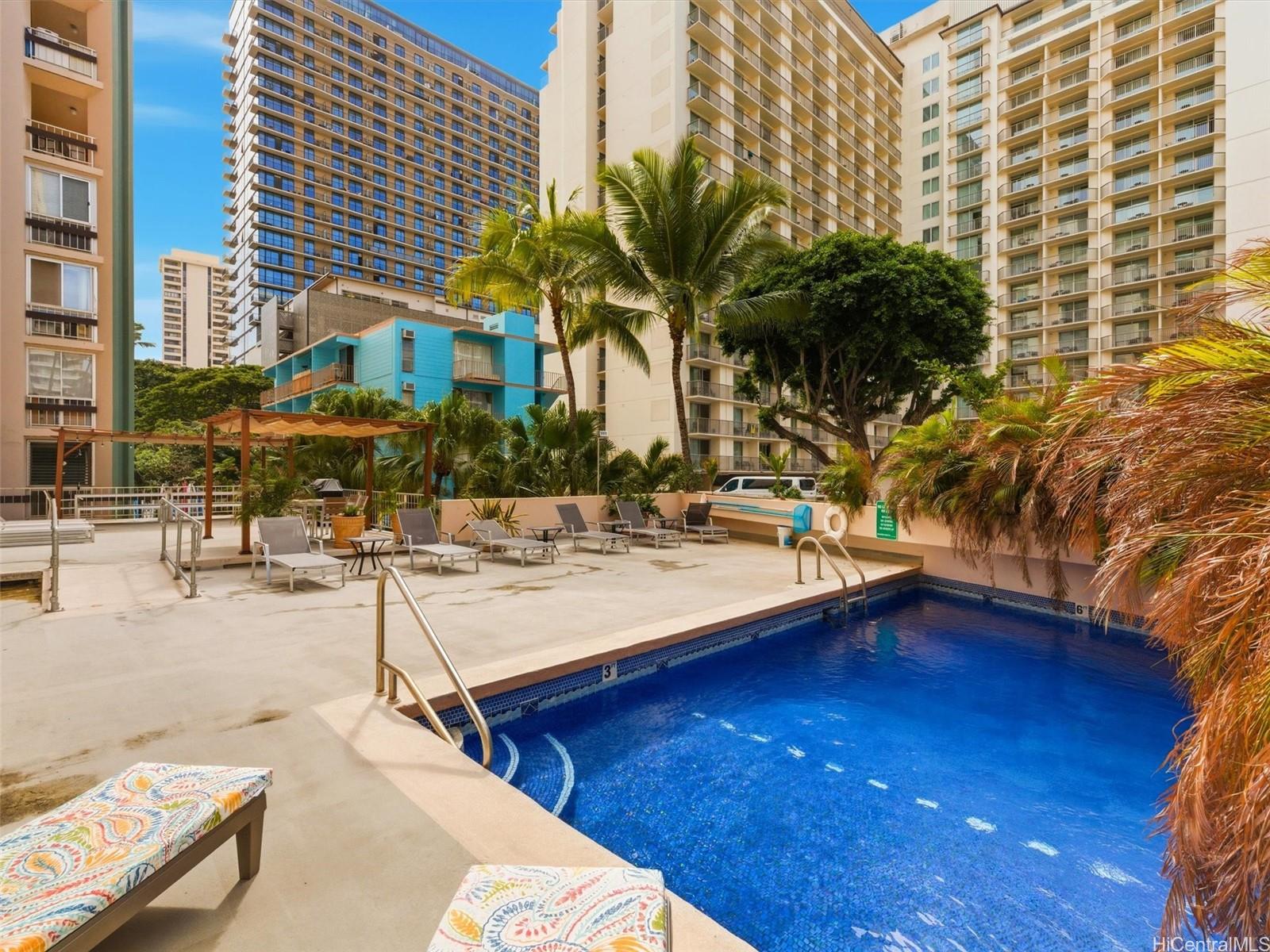 Photo 14 of 17