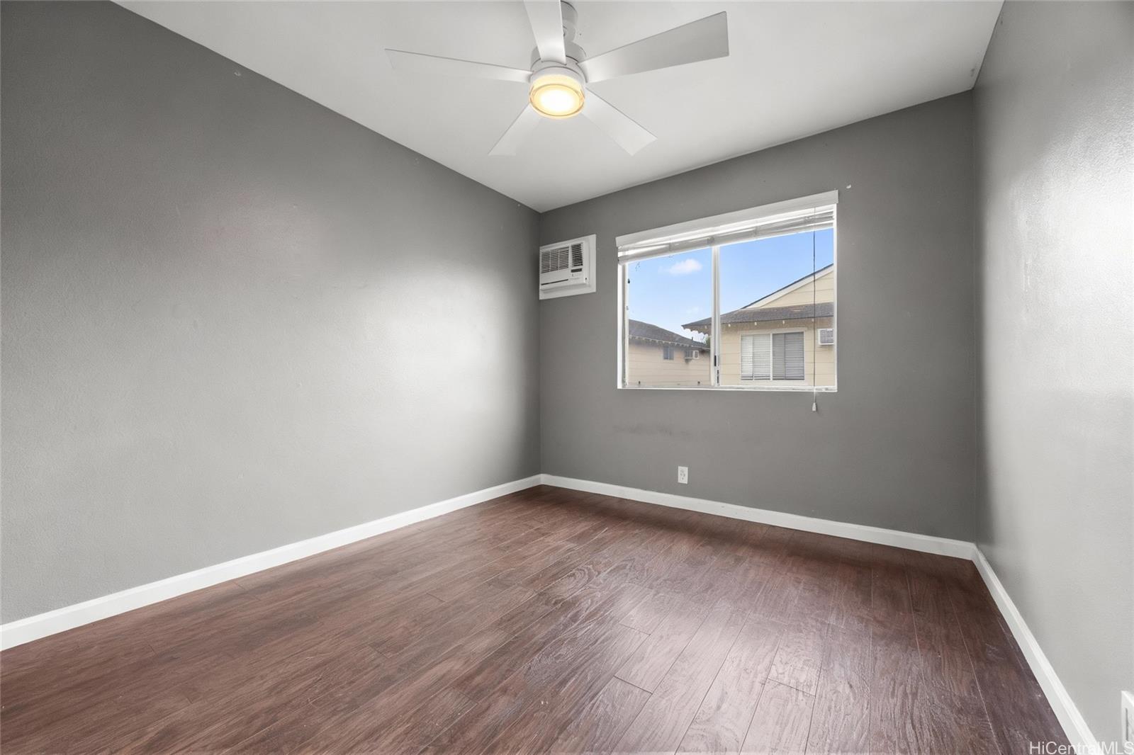 Photo 19 of 25