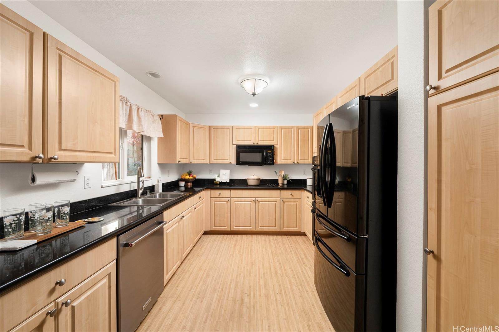 Photo 5 of 24