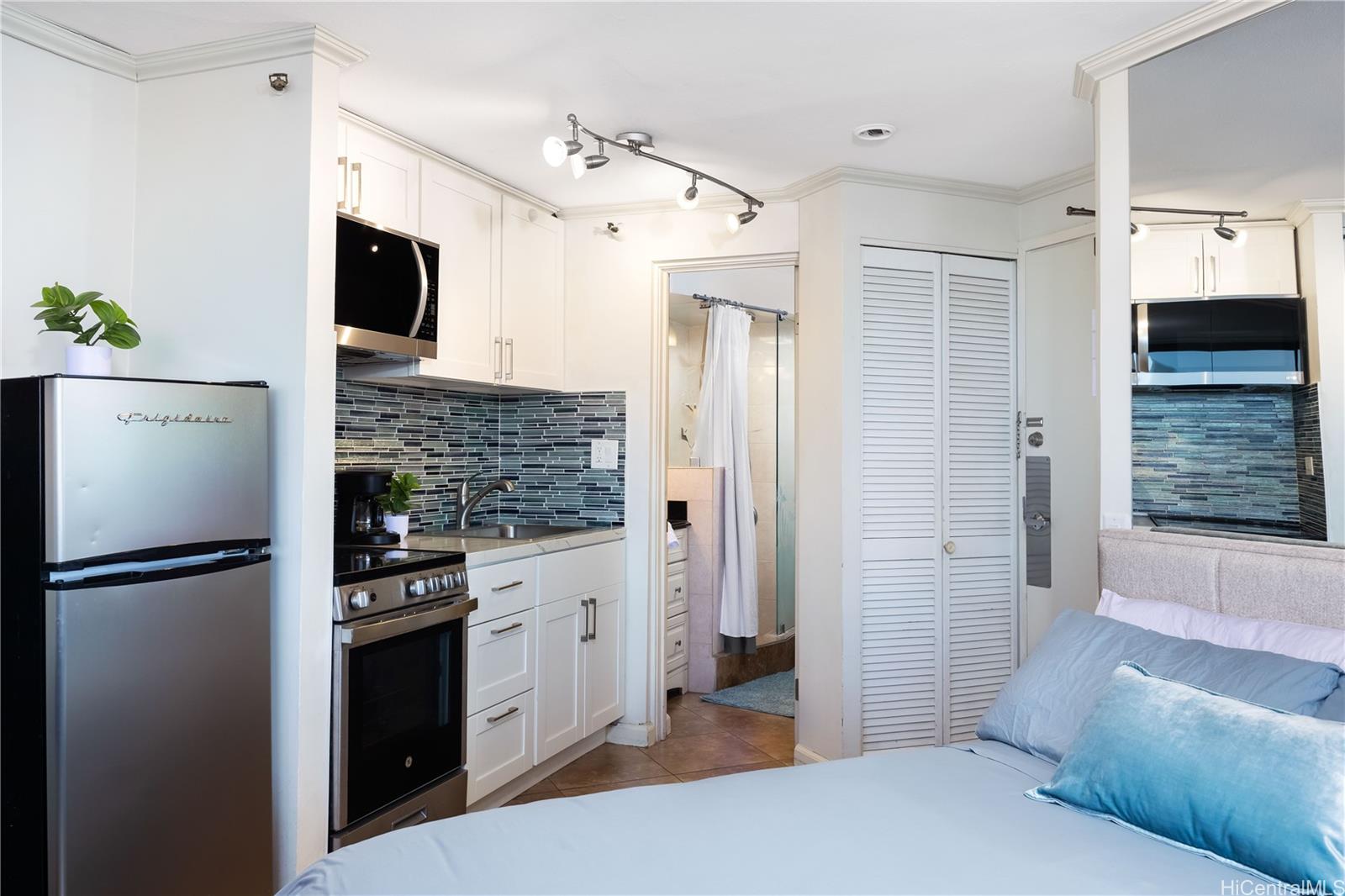 1700 Ala Moana Boulevard  Unit 3801