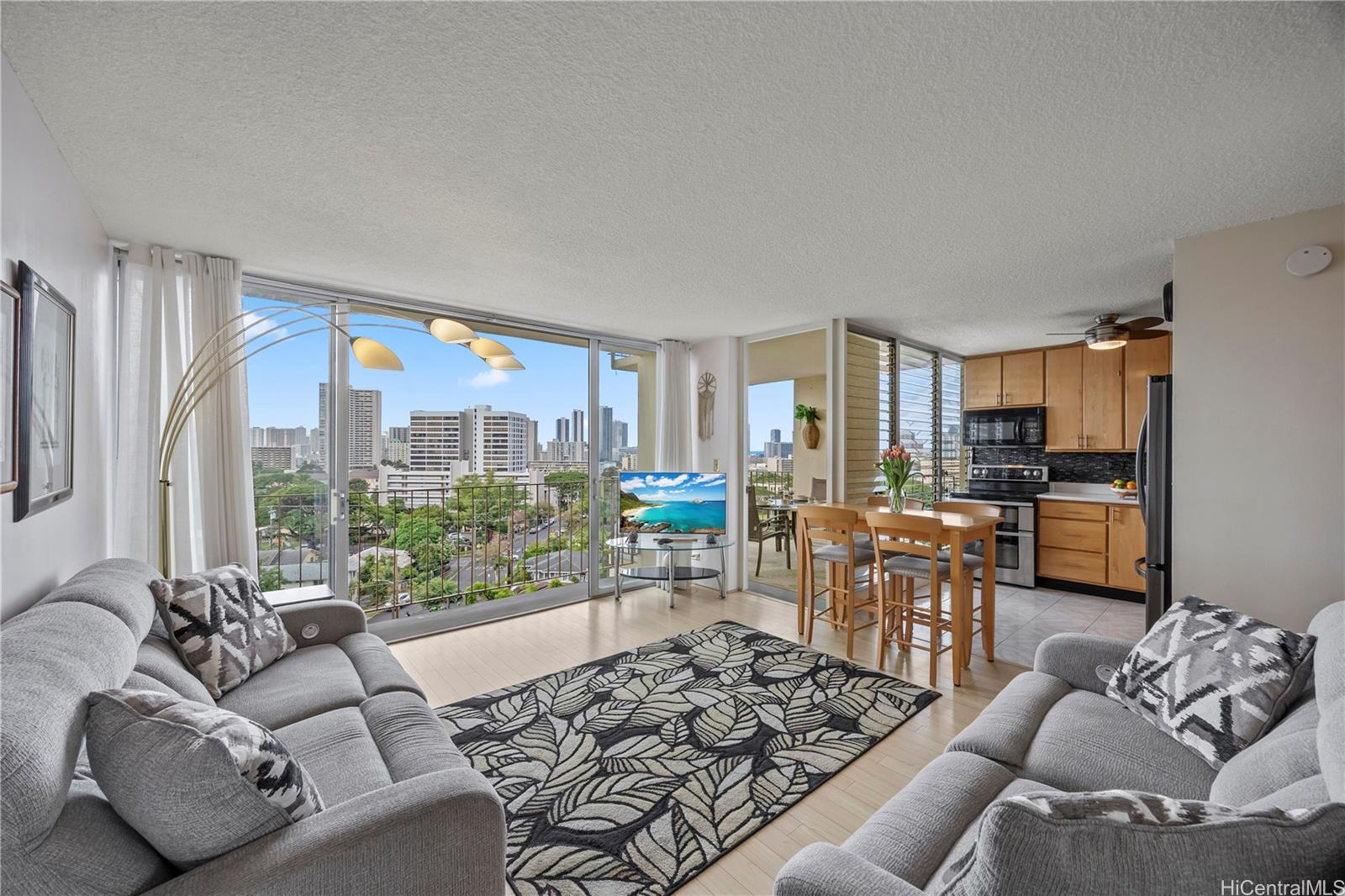 1634 Makiki Street 903