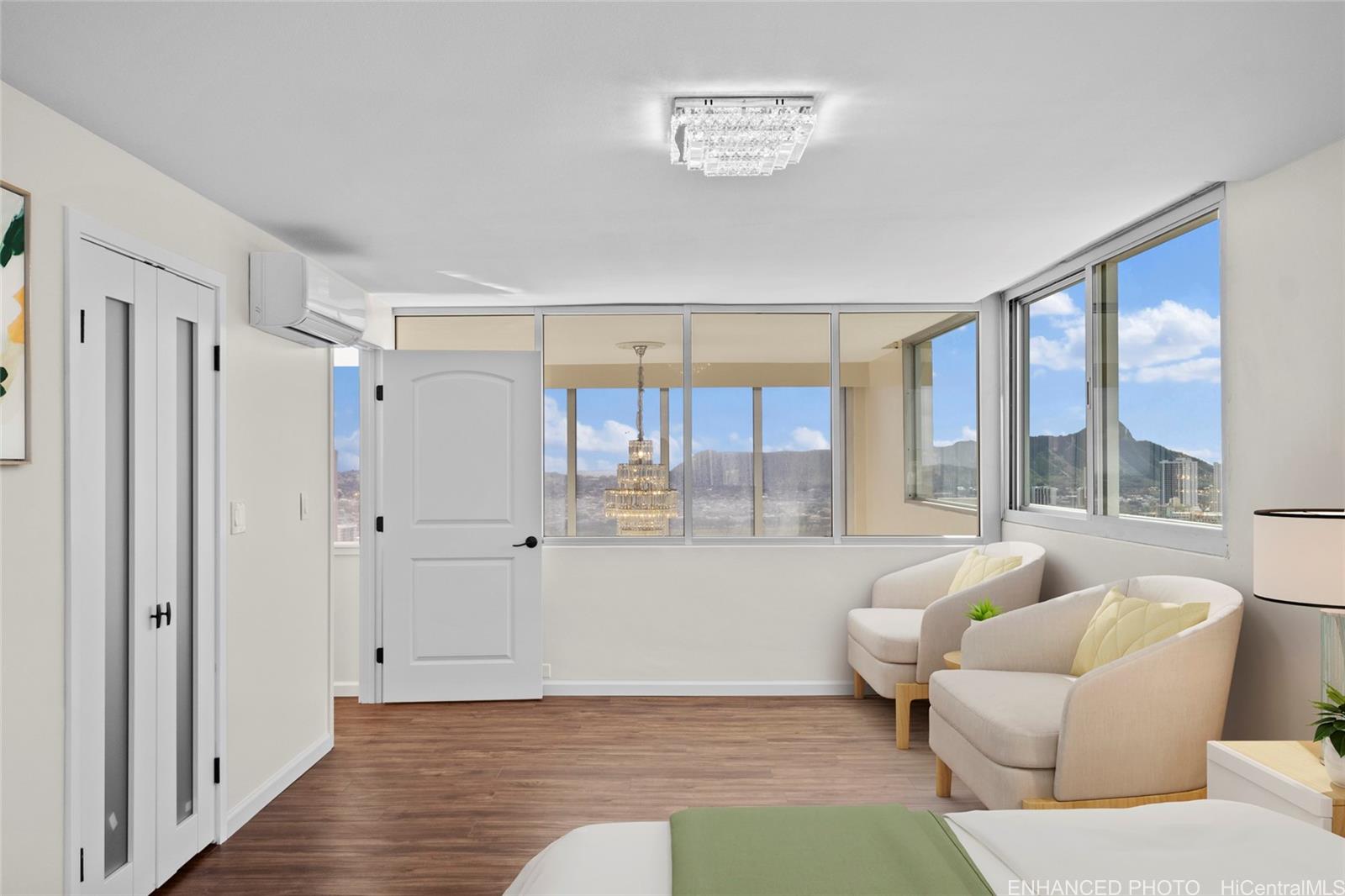 555 University Avenue  Unit PH1