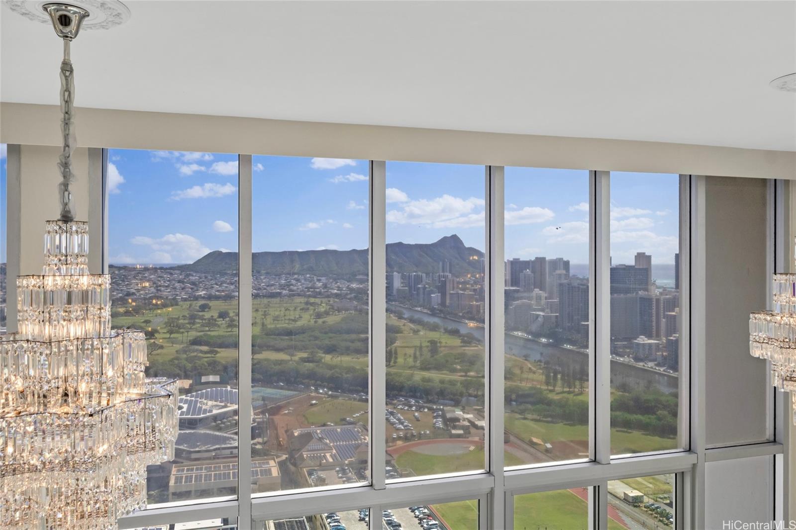 555 University Avenue  Unit PH1