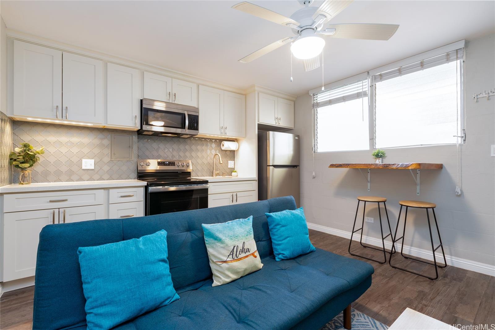 236 Liliuokalani Avenue  Unit 102