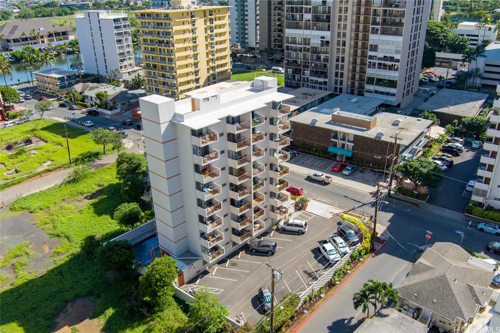 236 Liliuokalani Avenue  Unit 102