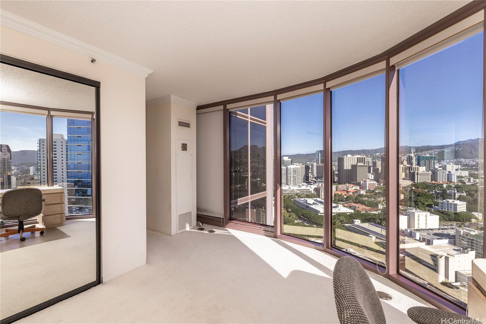 Photo 8 of 25