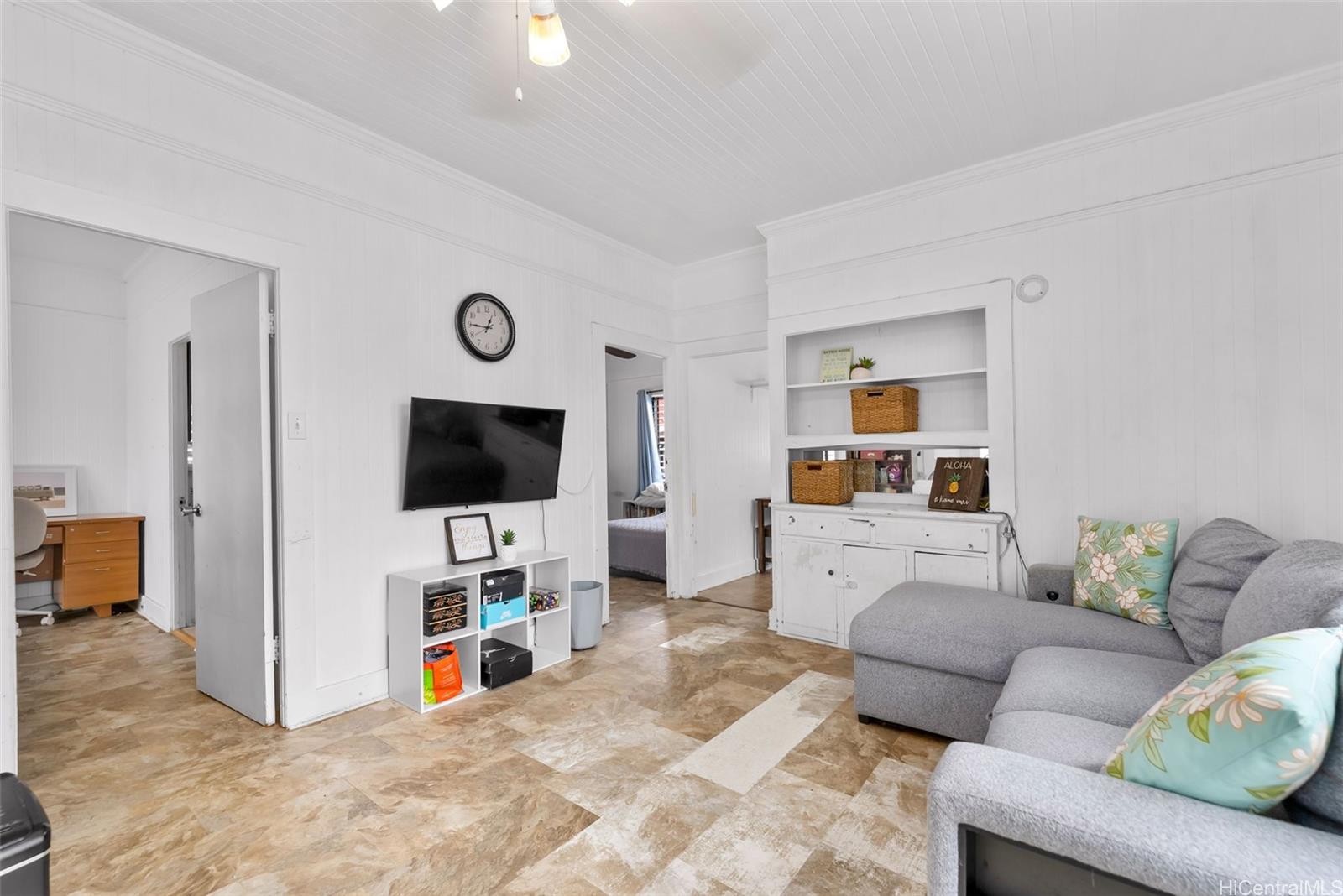 Photo 7 of 25