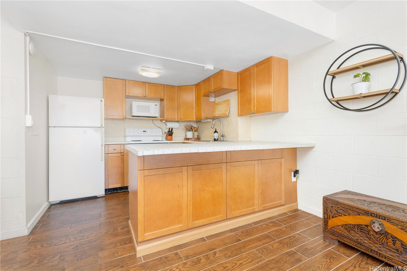 1415 Victoria Street  Unit 211